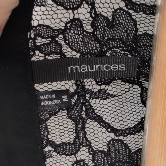 MAURICES BLACK BLOUSE WITH LACE NECK SIZE MEDIUM - Picture 3 of 6